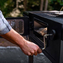 Char-Griller Classic Charcoal Grill in Black